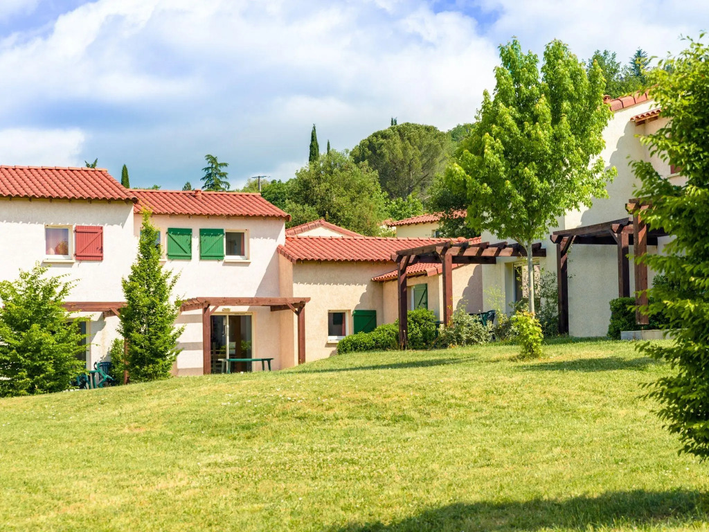 Comfortable holiday home with a terrace nearby river the Lot