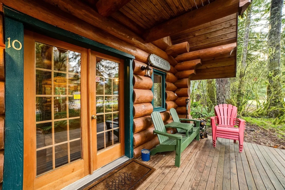 10SL - Real Log Cabin - WiFi - SLEEPS-8