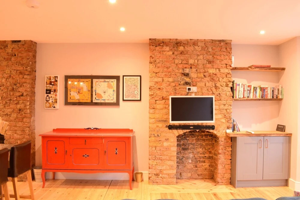 Retro 2 Bedroom Flat in Clapham