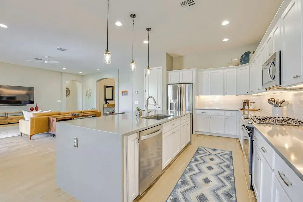 8 Mi to Goodyear Ballpark: Golf Getaway w Patio