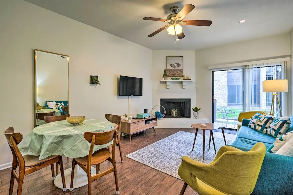 Graham Haus' River Condo: Walk to Schlitterbahn!