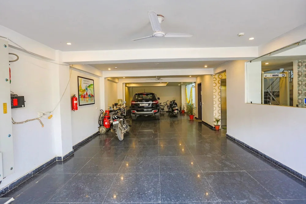 FabHotel Novel Suites