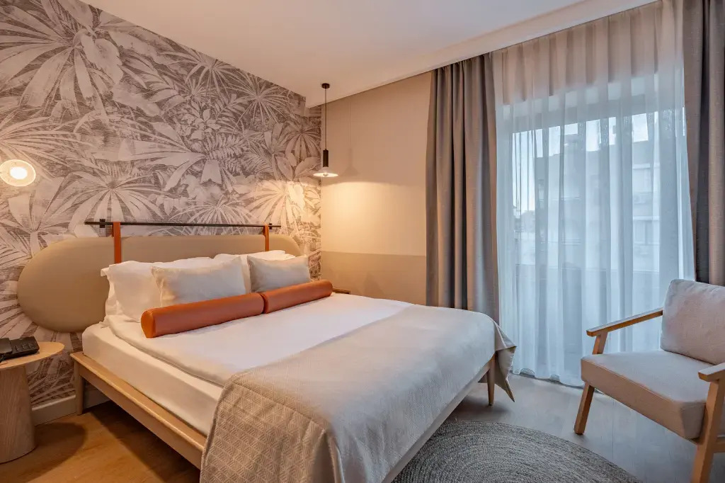 Oli Hotel and Suites