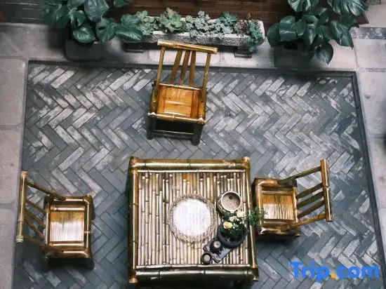 Southern Chinese Inn (Jianshui Ancient City)