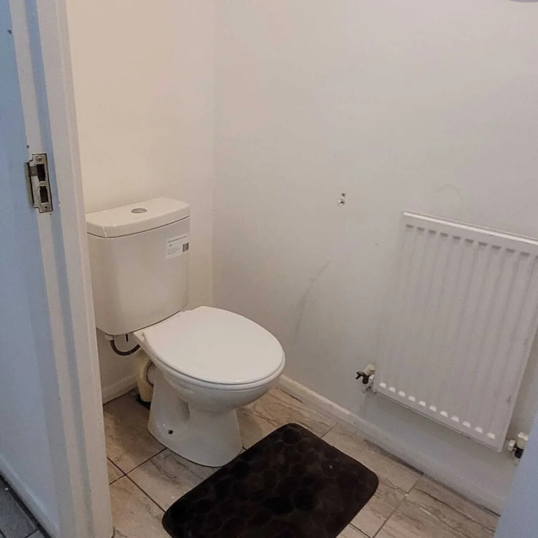 Exquisite 3-bed Royal Pearl Home in Greater London