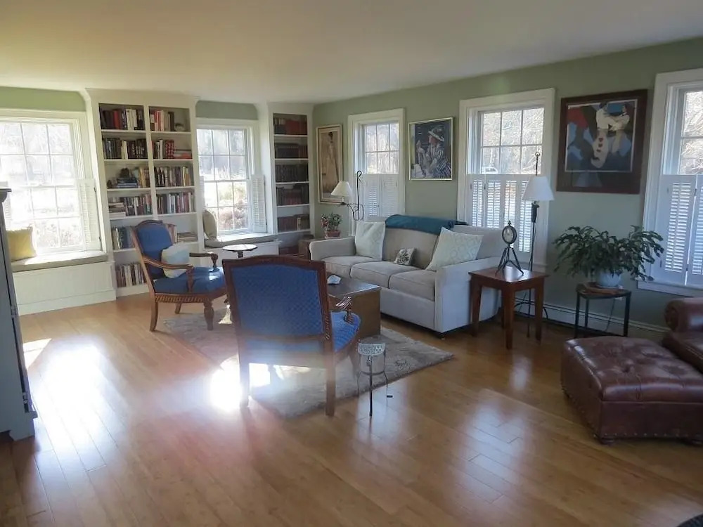 76 Indian Hill Road North - Three Bedroom House