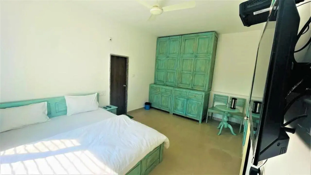 SHIKHAR BUNGLOW - A Stunning Valley View Bungalow in Mount Abu