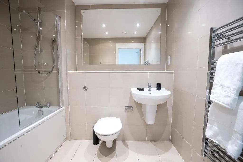 Luxe Apartments Bracknell Near Ascot, Legoland, Windsor, Lexicon - Free Parking & Gym
