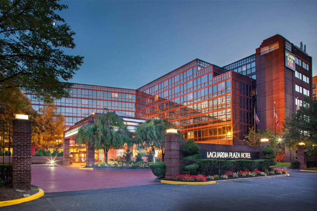 DoubleTree by Hilton New York-LaGuardia
