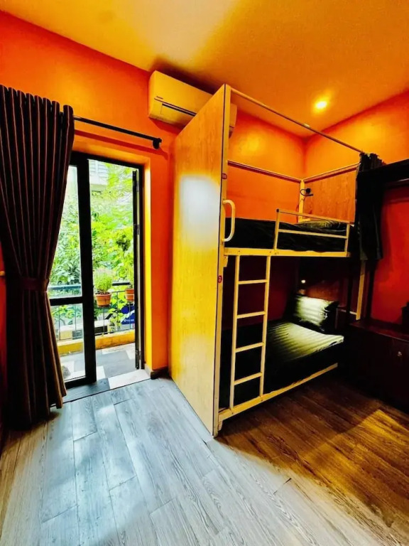 Autumn Hanoi House Bat Su