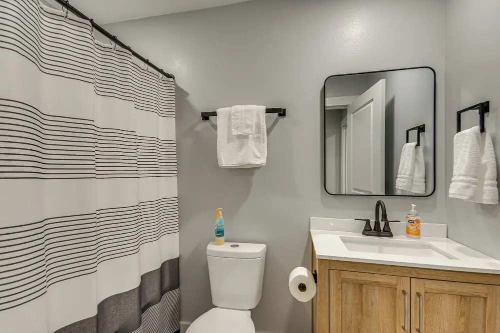 3 Mi to Navarre Beach: Home w/ Furnished Patio