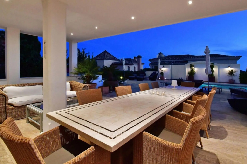 Luxury Villa Near Marbella with Private Pool, Jacuzzi & Modern Amenities