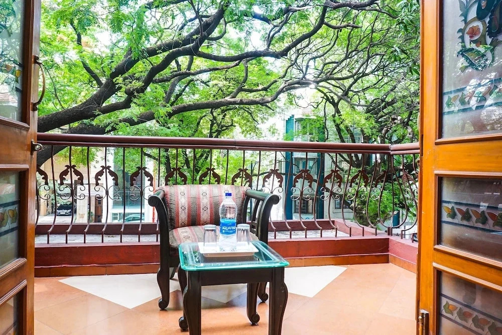 Super Townhouse Oak Prabhat Road