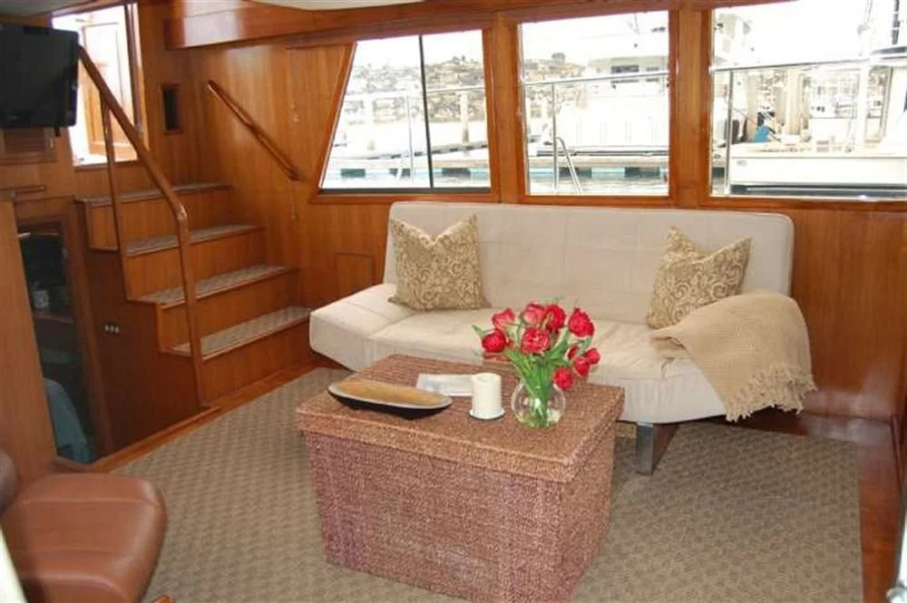 Dockside Yacht Lodging