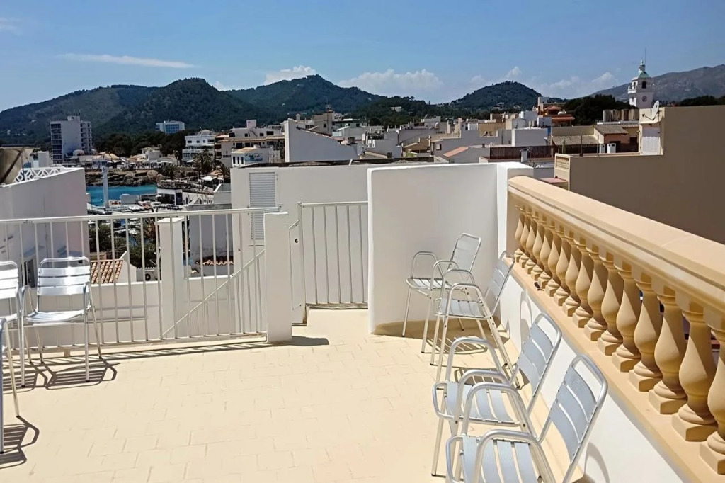 Hostal Cas Bombu