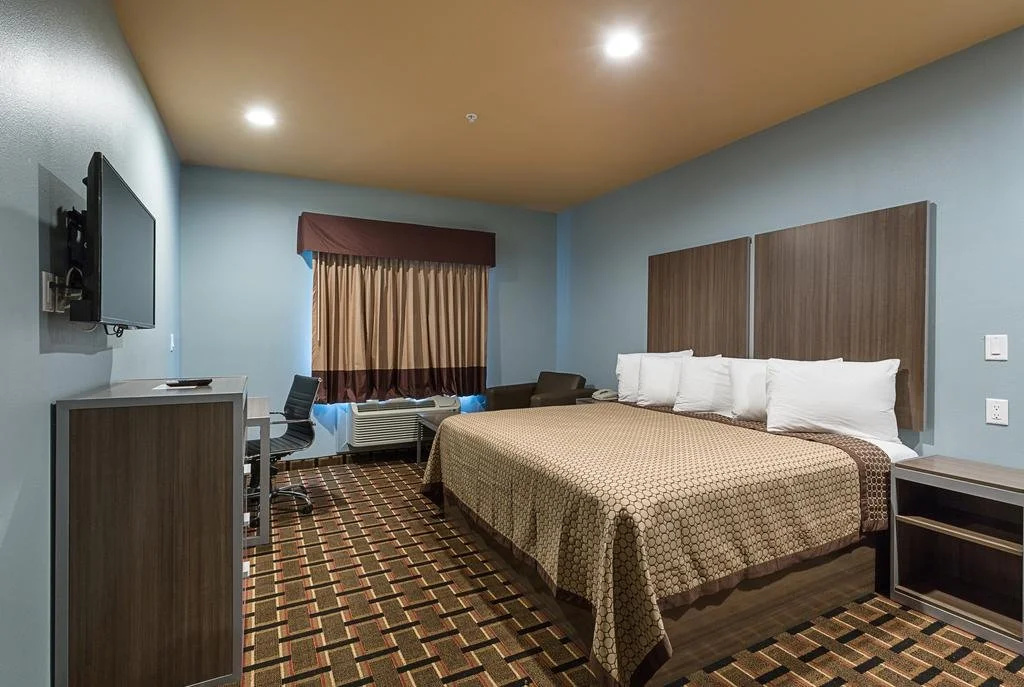 Scottish Inns & Suites - Crosby