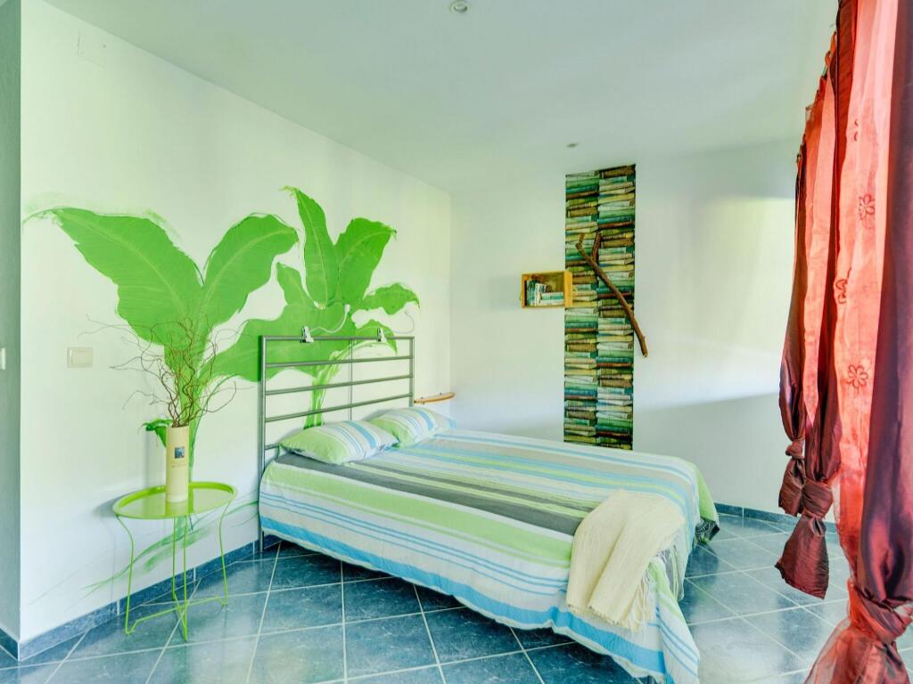 Upscale Villa With Swimming Pool and Terrace