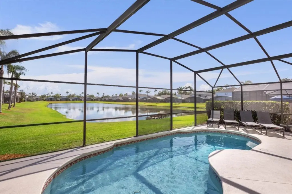 3 Bedrooms 2 Bathrooms Lake Berkley 1076 Lb