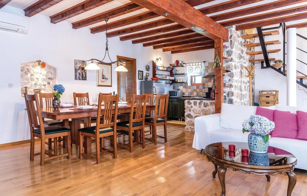 Awesome Home In Lozovac
