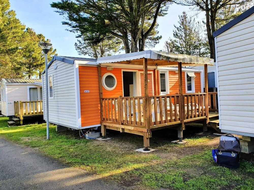 Bungalow With 3 Bedrooms in Saint-jean-de-monts, With Shared Pool and Furnished Garden - 2 km From the Beach