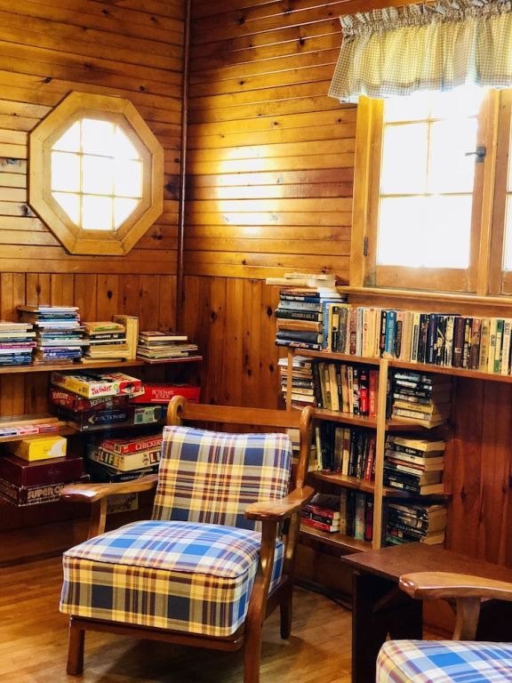 Green Gables Bungalow Court