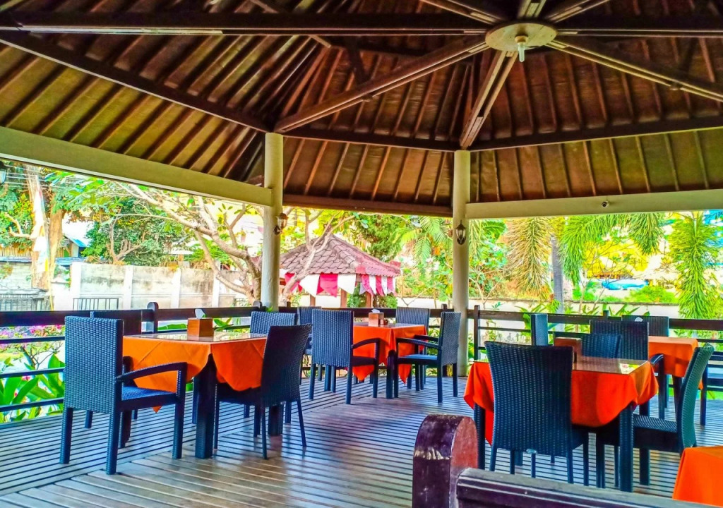 Mascot Beach Hotel