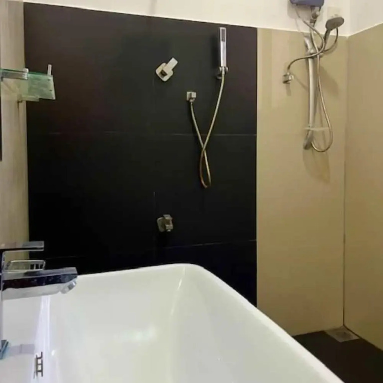 Kamatha Hotel & Restaurant