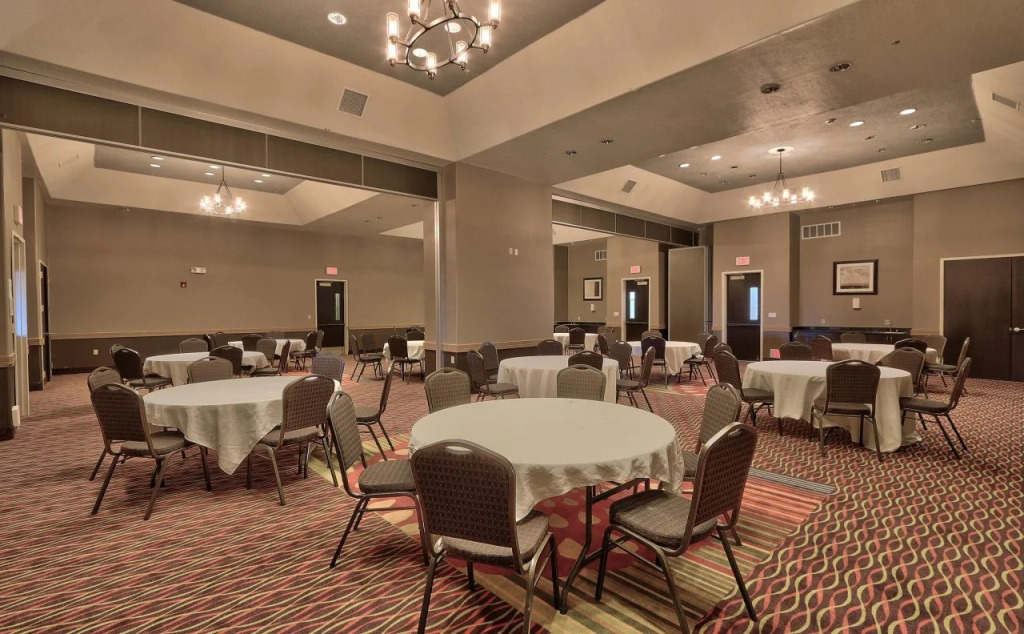 Holiday Inn & Suites Albuquerque Airport by IHG