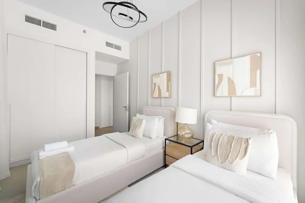 Silkhaus Cozy 2 BR Full Amenities