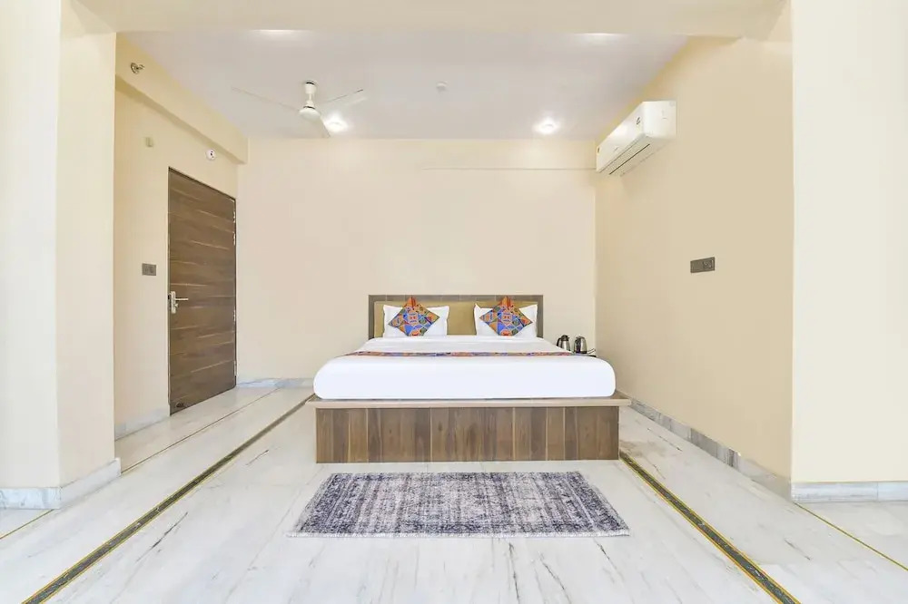 FabHotel Pearl Square