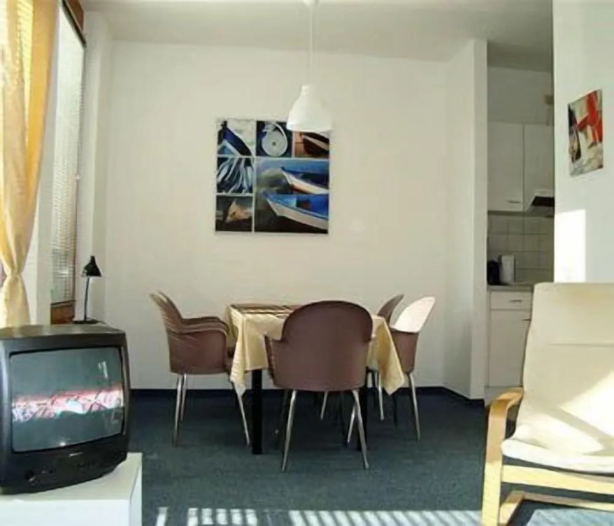 Apartment Engel