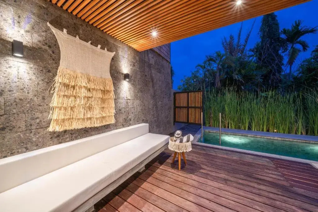 Villa Jannati - 4BR Pool Villa Near Berawa Beach