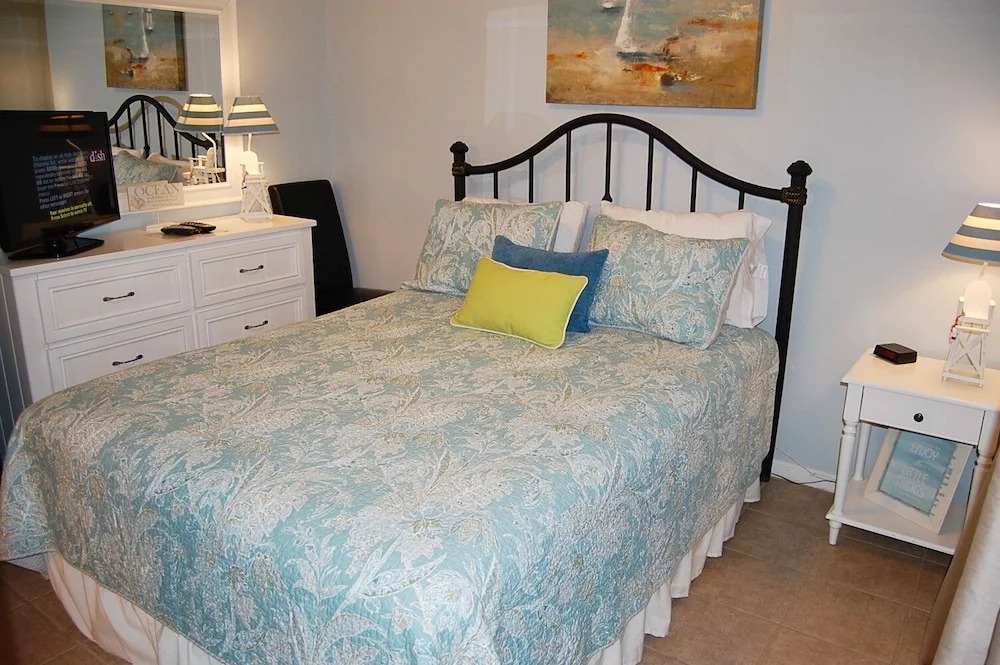 Surfside Shores 2502 condo
