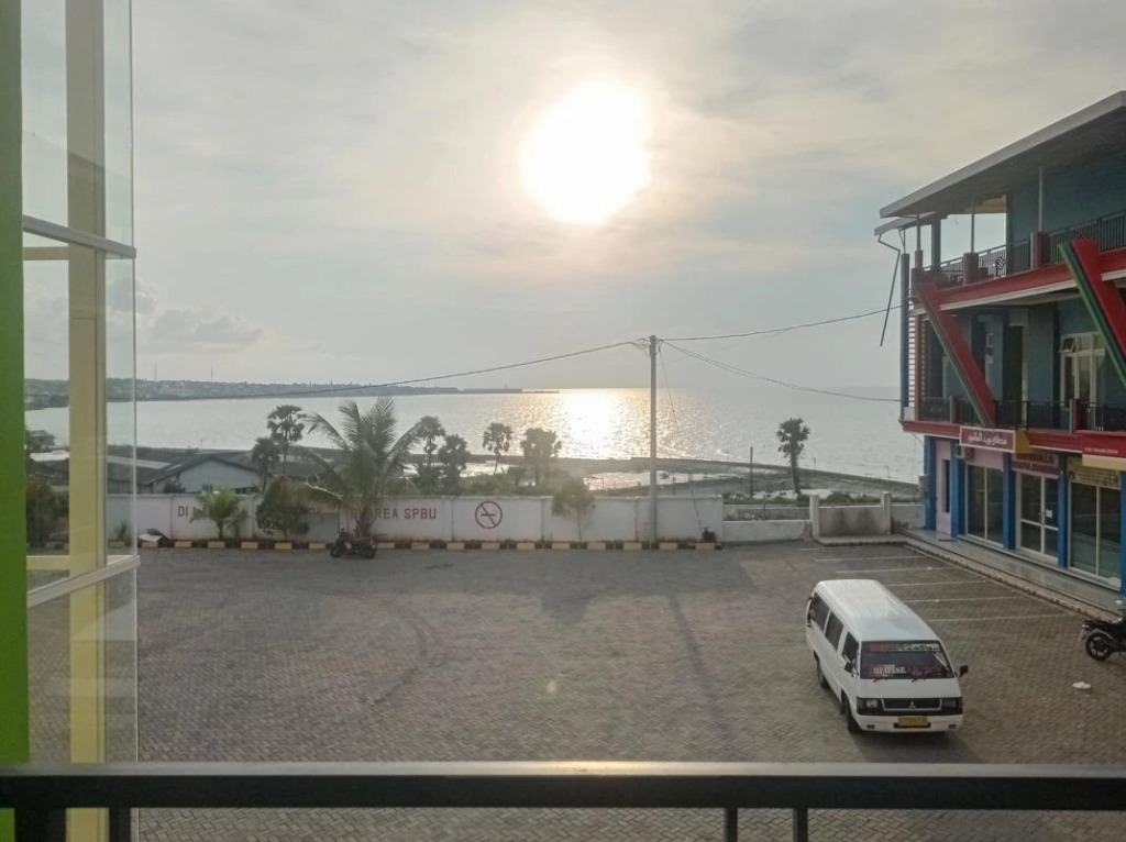 Grand Kencana Guesthouse Syariah near Wisata Bahari Lamongan