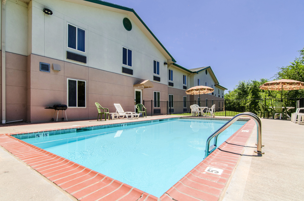 Quality Inn & Suites Lenexa Kansas City