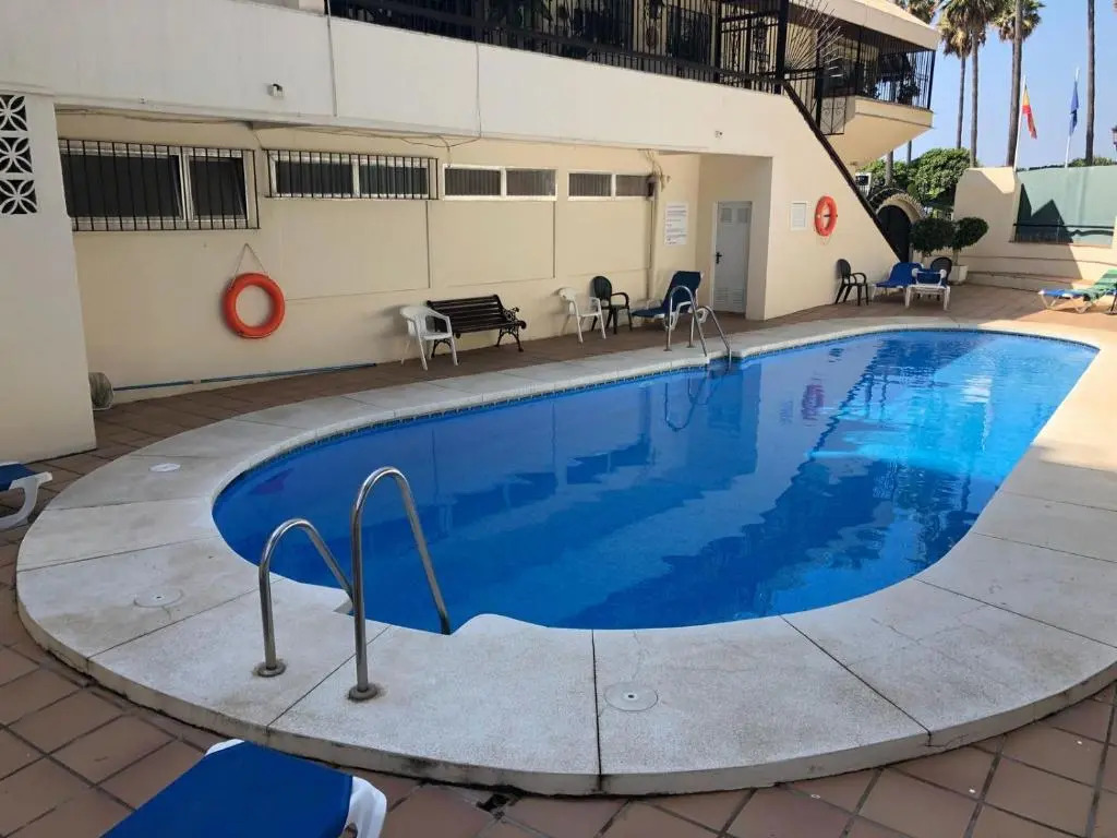 Apartamento 4-2, Edificio Eden Roc I