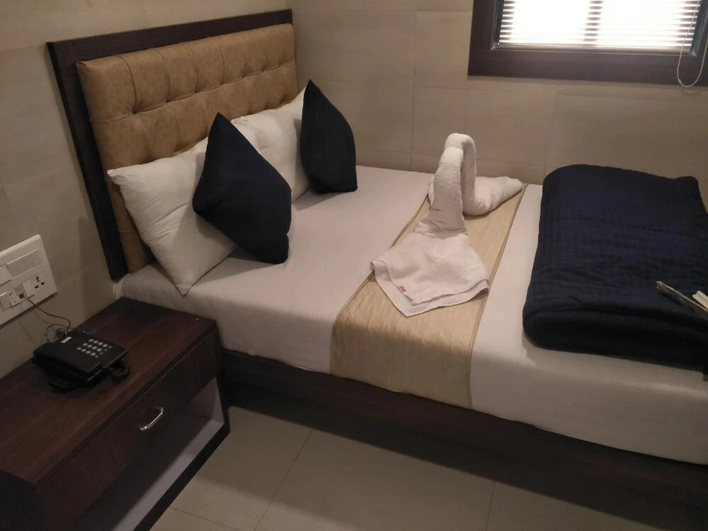 Hotel Avenue Residency