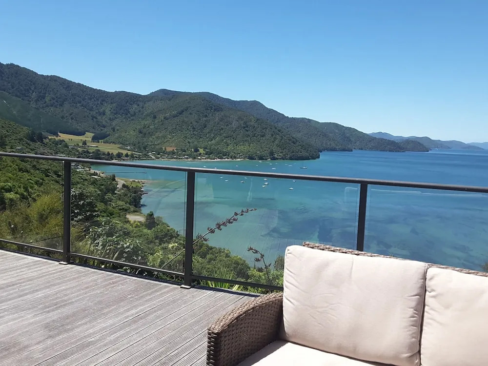 Okiwa Bay Lodge