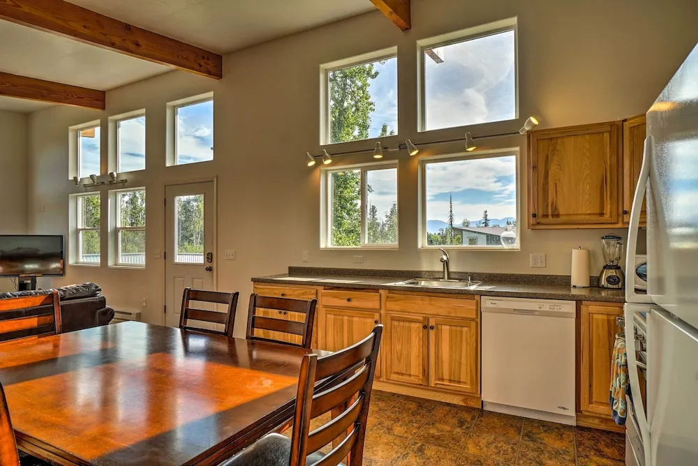 Secluded Getaway w/ Deck, Steps to Fritz Creek!