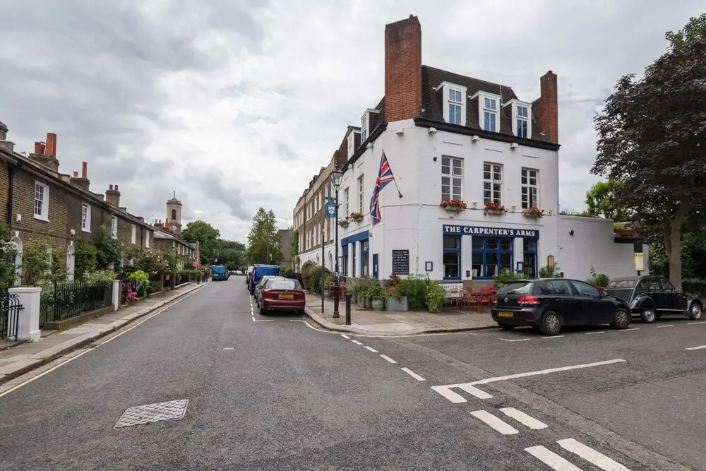 Beautiful Chiswick Home With Garden