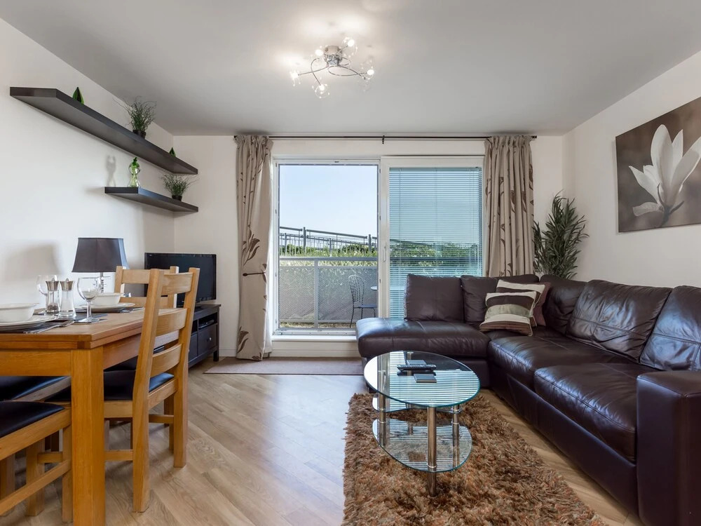 Bay Retreat- Moments from Hamworthy Park