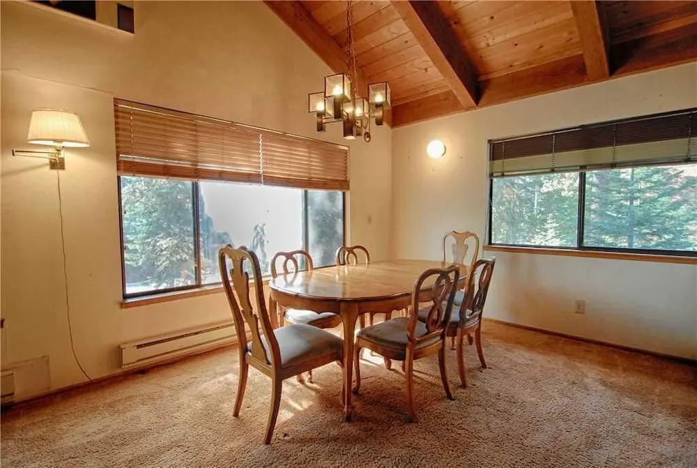 Spacious Cedar Flat Lookout Home #157