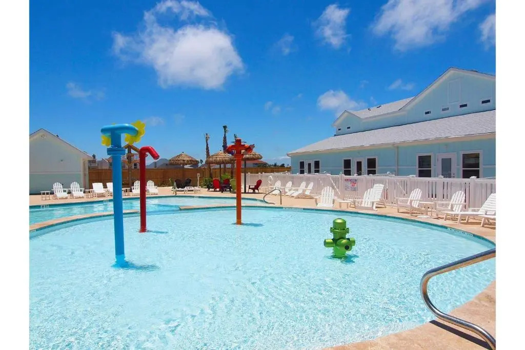Nemo Cay Resort D150K Poolside by Padre Escapes