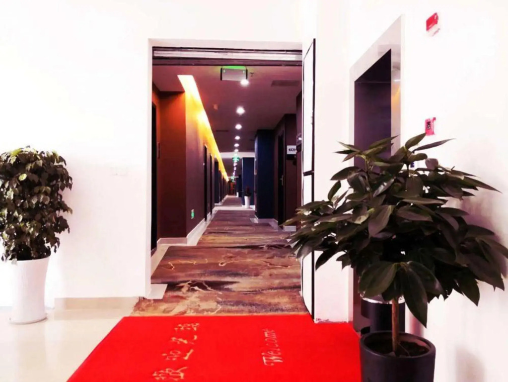 City 118 selected chain hotel (Chengdu CHUANSHI Damian subway station store)