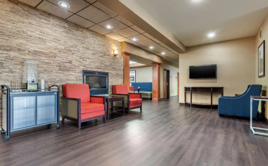 Comfort Inn & Suites