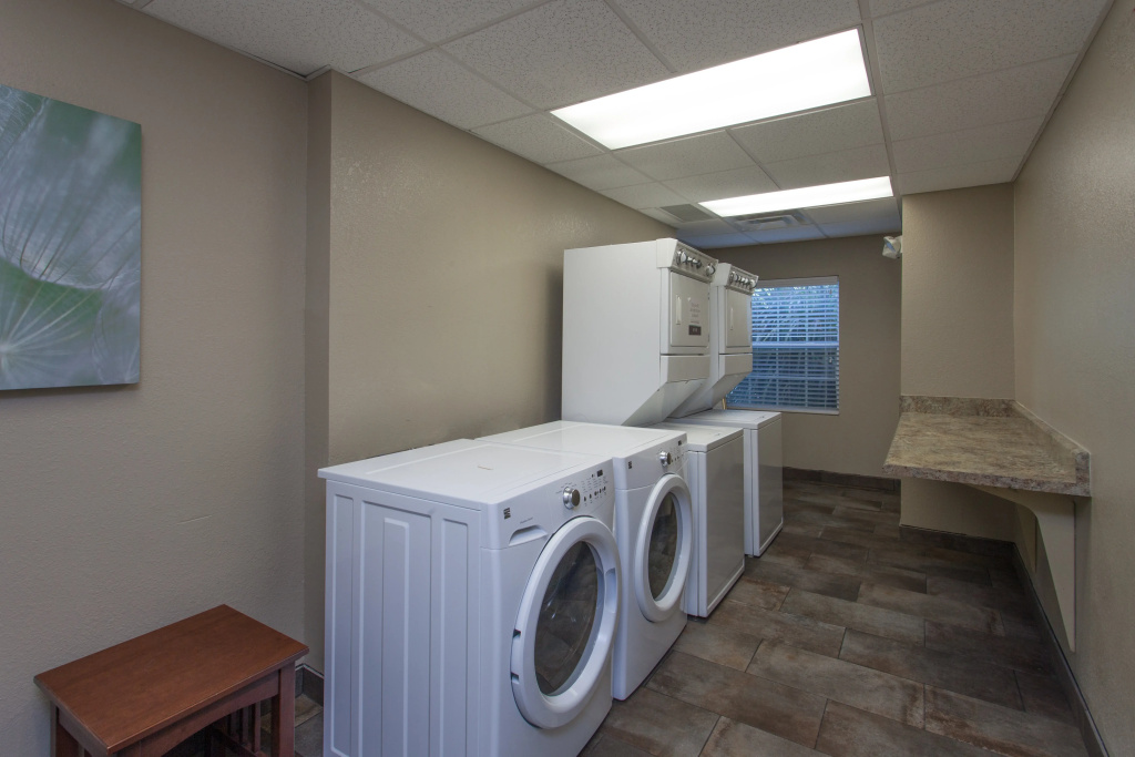 Holiday Inn Express & Suites - North Brunswick by IHG