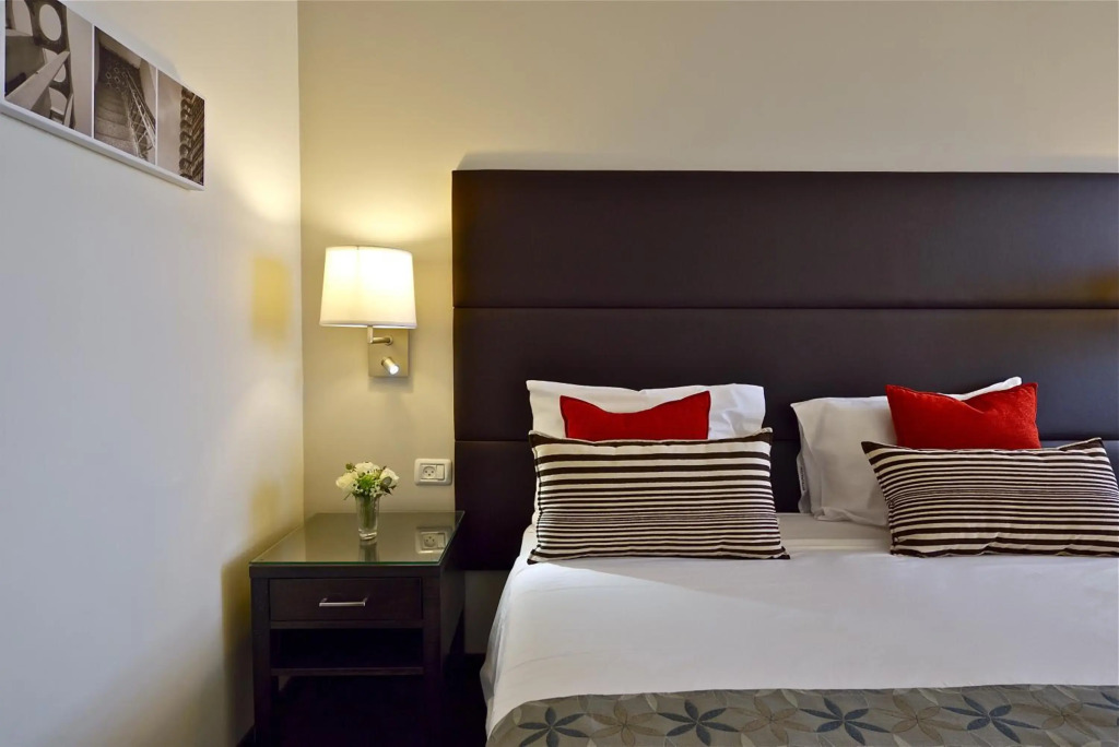Метрополитен / Metropolitan Hotel