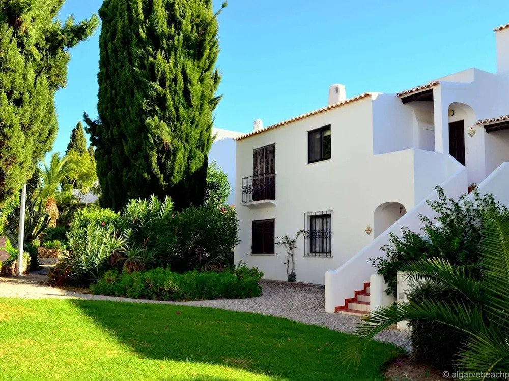 An Apartment With Sea View Within Walking Distance Of The Beach Swimming Pool And Albufeira
