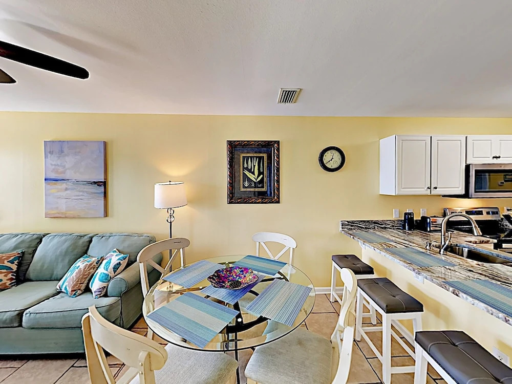 Breezy Gulf-View Unit #209 - 2 Br Condo