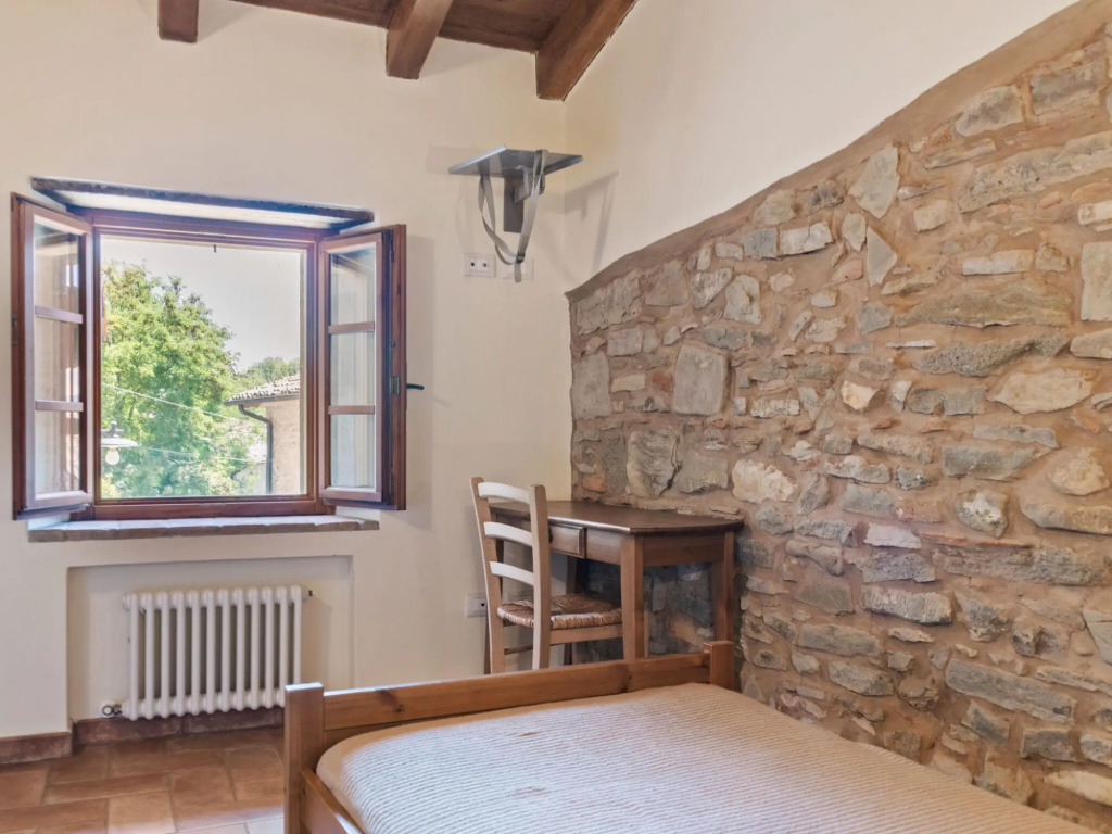 Tranquil Village Stay with Fireplace